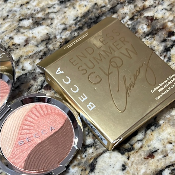 💕🧁BECCA Endless Summer Glow Highlighter - Picture 1 of 10
